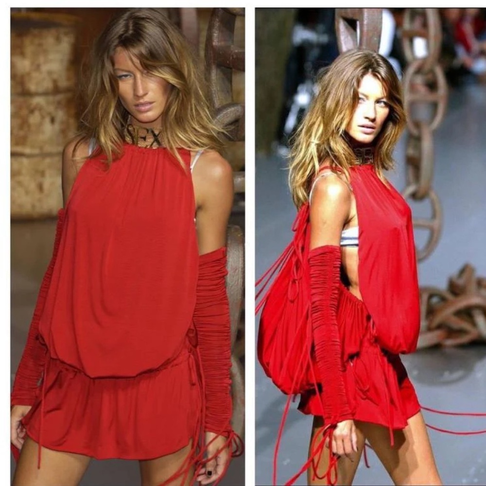 2003 S/S Dolce & Gabbana Runway Red Dress Look 38 Gisele Bündchen